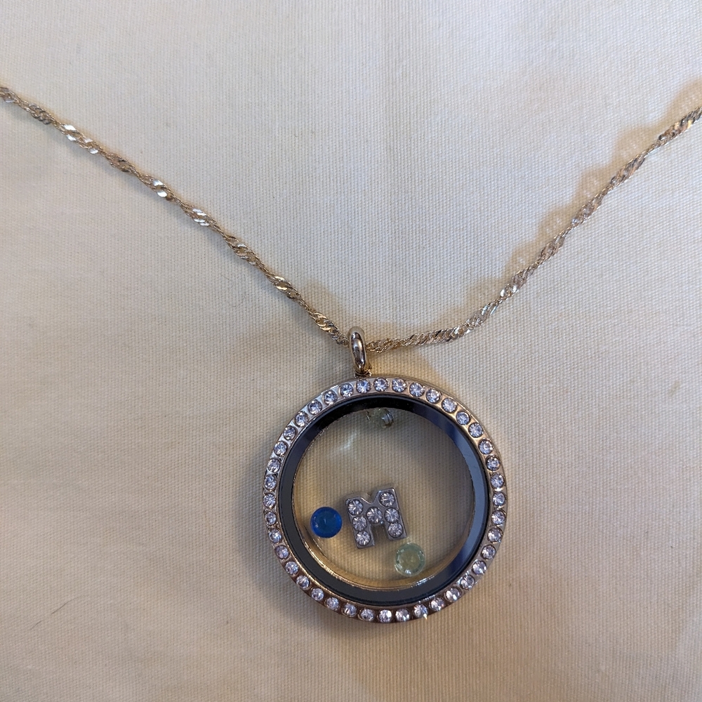 Floating Charm Locket Necklace Rhinestone Memory Pendant Gold Tone T5B8I